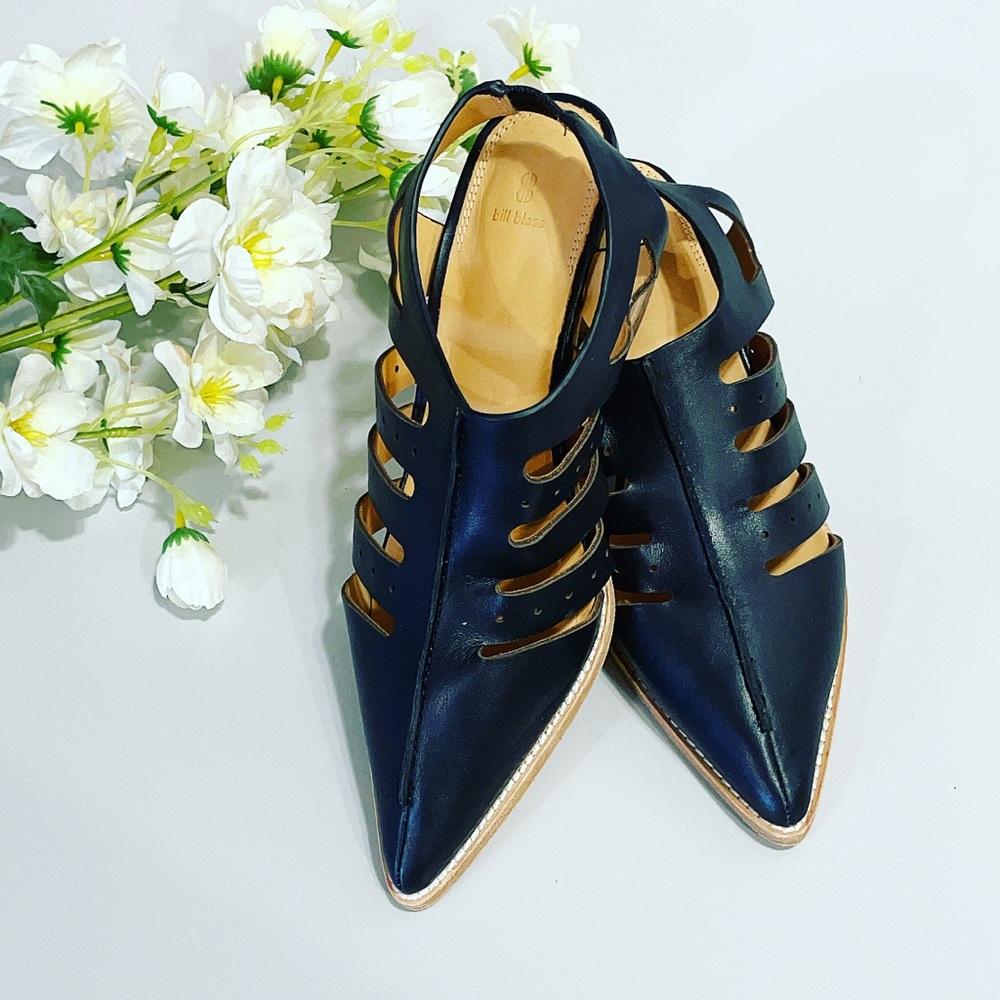 Bill Blass Tracy Leather Ankle Booties
